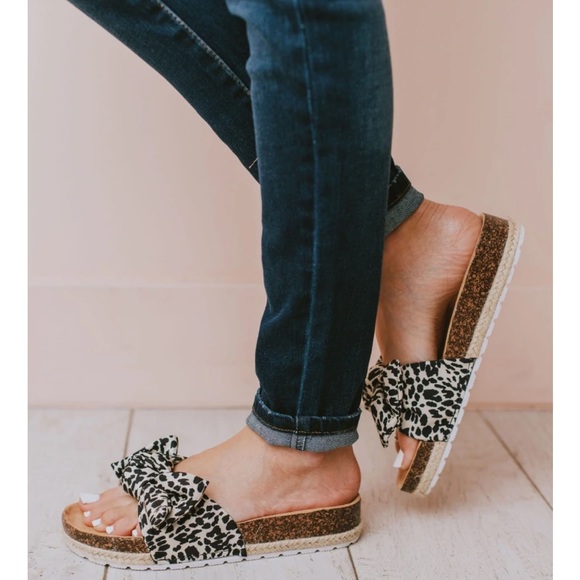 Black Cheetah Slip On Linen Fabric Bow Sandals - Picture 3 of 13